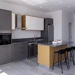 Premier 401 3 Bed Cabană