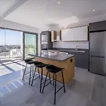 Premier 401 3 Bed Cabană *